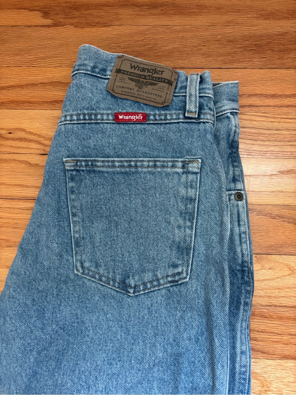 Wrangler Men’s Light Blue Relaxed Fit Denim Jeans